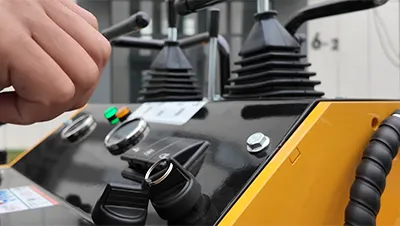 Minicarregadeira skid steer S360