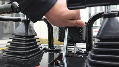 Minicarregadeira skid steer S360