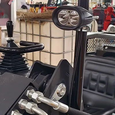 Minicarregadeira skid steer T390